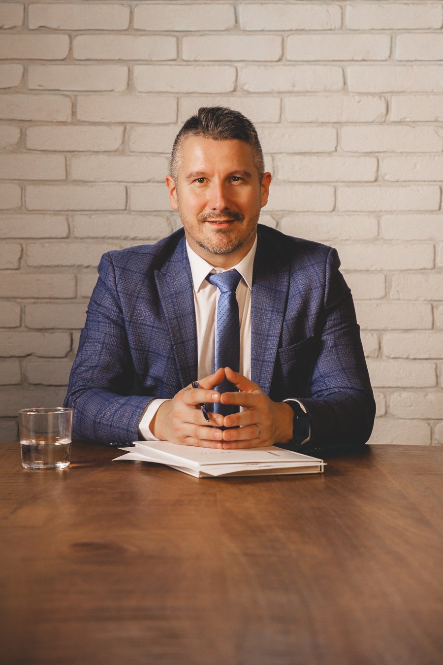 BIZNIS PORTRÉT