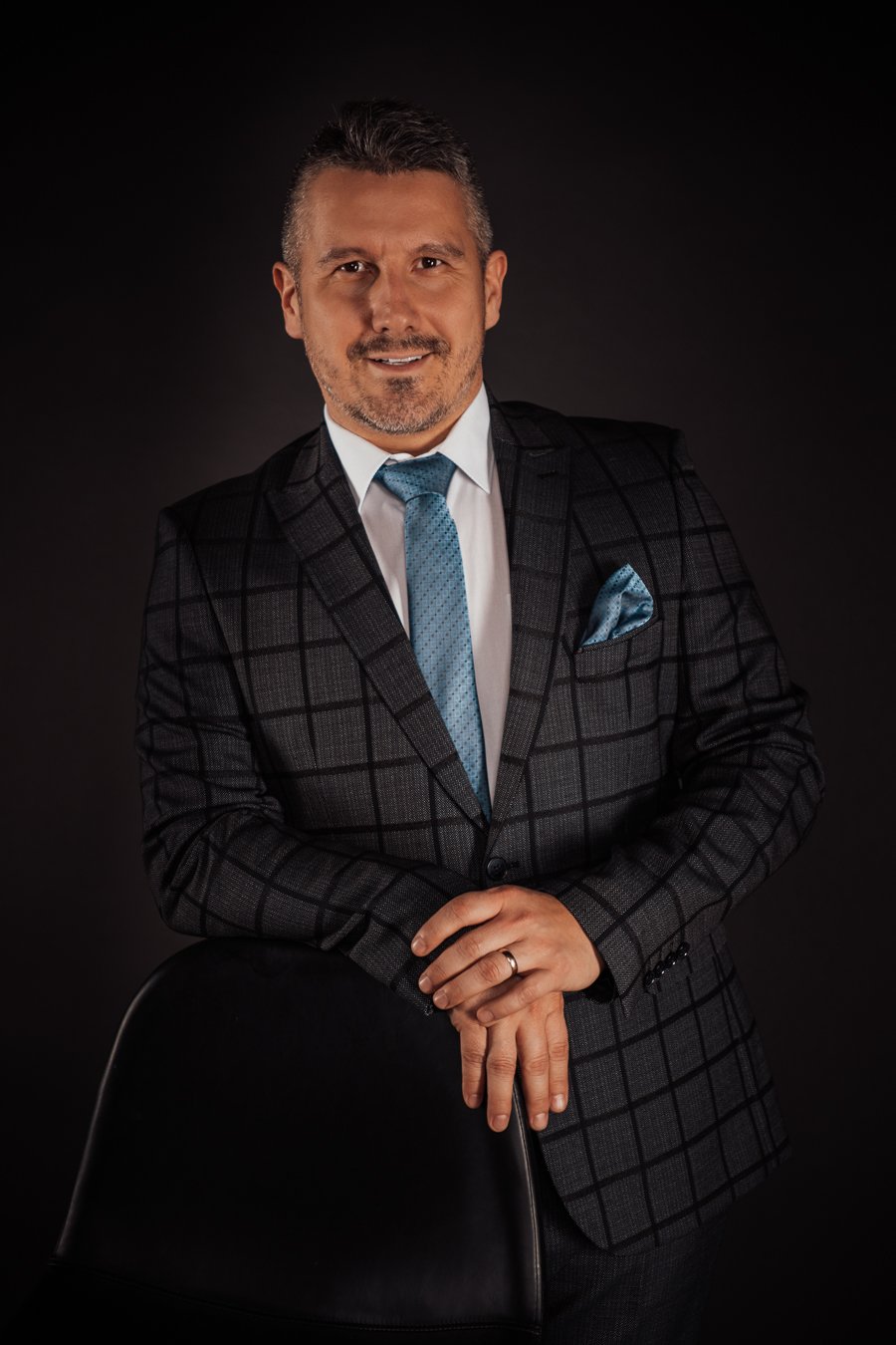 BIZNIS PORTRÉT