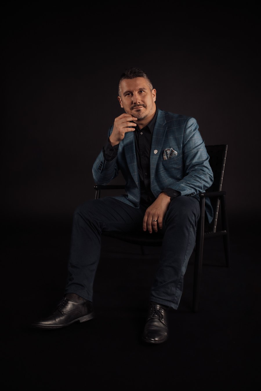 BIZNIS PORTRÉT