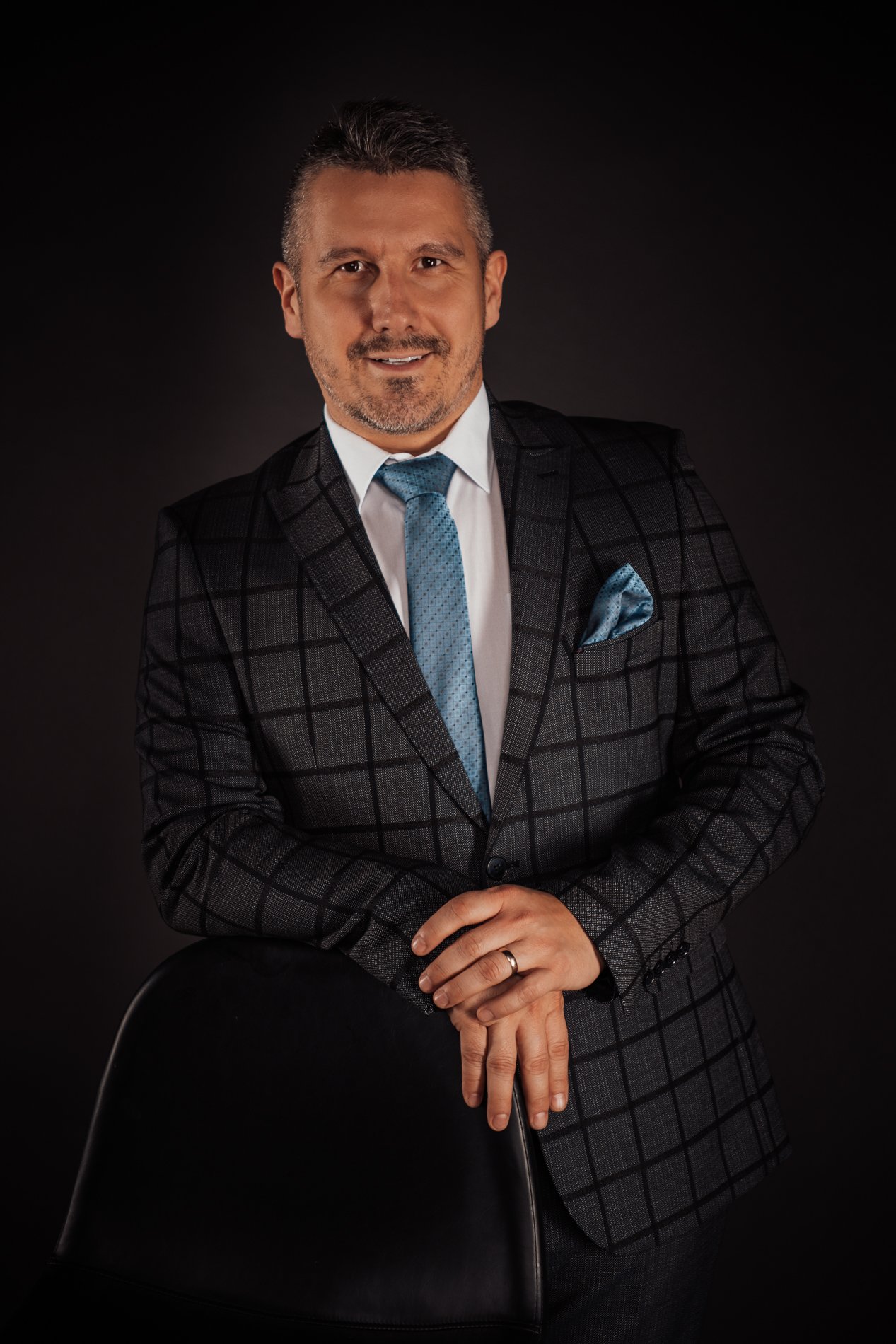 BIZNIS PORTRÉT